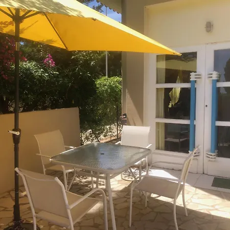 Apartment De Saint Clair A 50m Le Lavandou