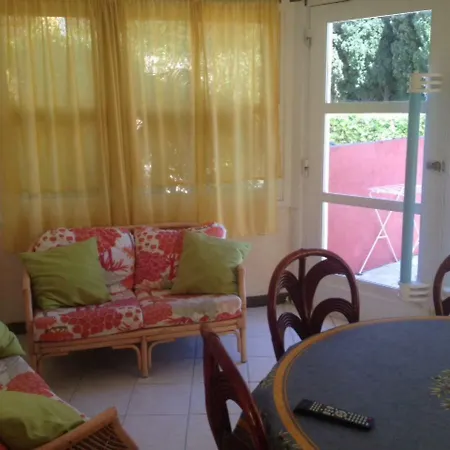 De Saint Clair A 50m Apartment *